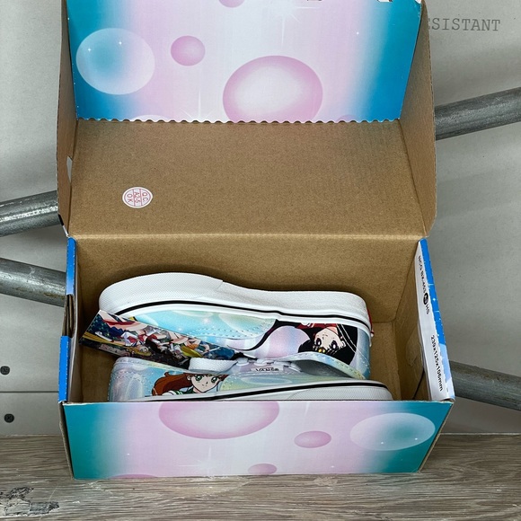 NIB Vans X Pretty Guardian Sailor Moon Authentic Shoes - Picture 7 of 8